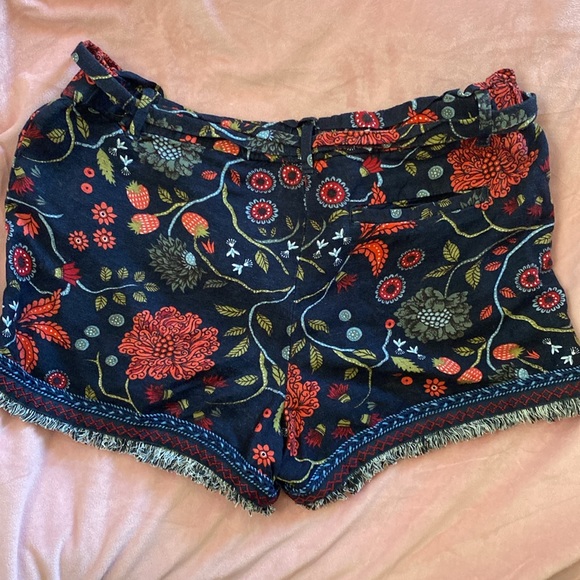 Loft Ann Taylor floral shorts - Picture 5 of 7